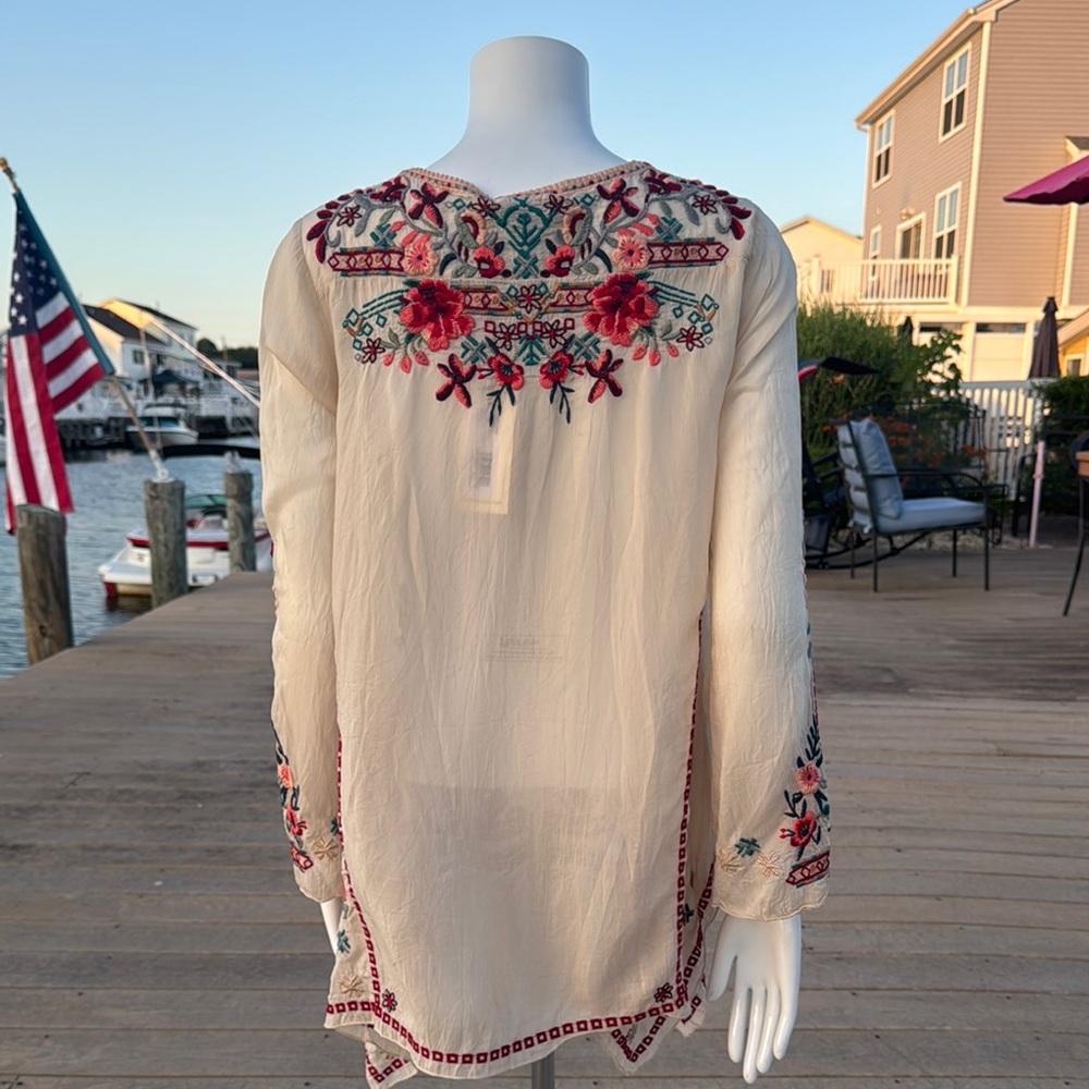 NWT~Johnny Was White and Red Asymmetrical Embellished Tunic - Picture 6 of 11